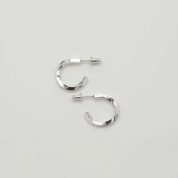 JULY/NINE フープピアス シルバー シルバーピアス・イヤーカフ | Nine Nine（ナインナイン）- シルバー